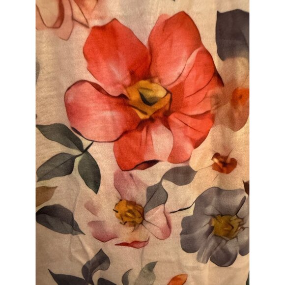 Floral Print Short Sleeve Womens‎ Top With Button Accent - Picture 3 of 10